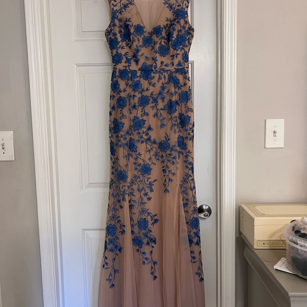 BCBG Maxazaria Dress Veronique Lace Dress Formal gown size 4 - Picture 10 of 12